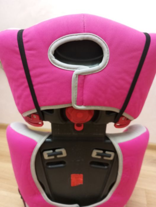 Автомобільне крісло