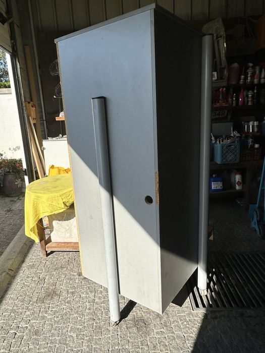 Movel com rodas expositor