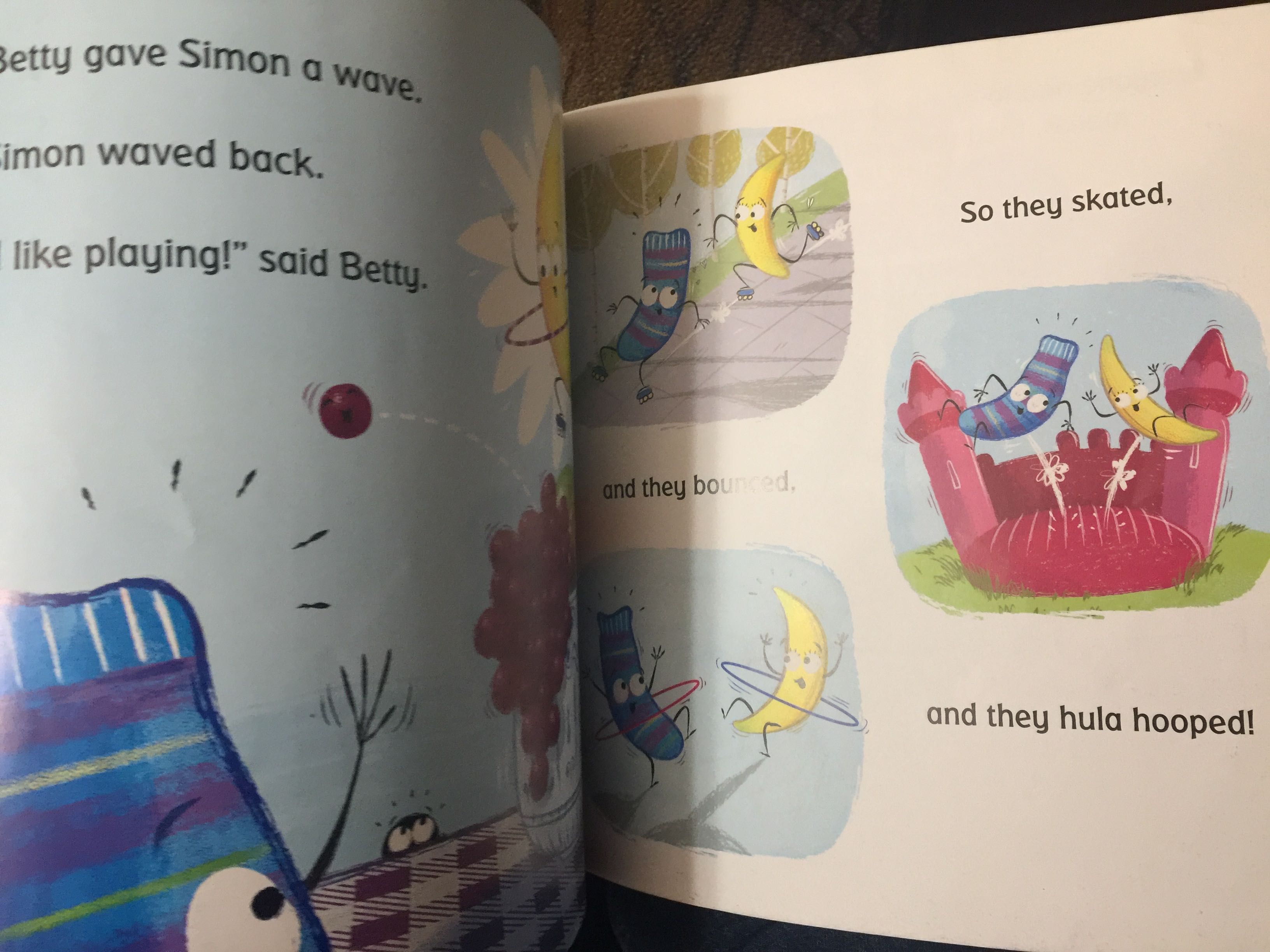 Книга для самых маленьких на английском языке Simon Sock