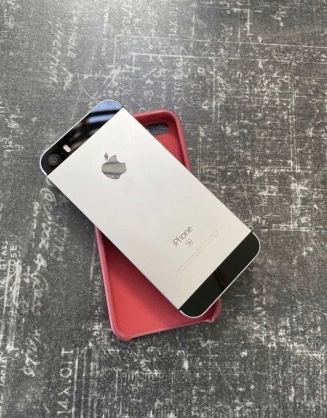 Iphone SE 128GB полный комплект