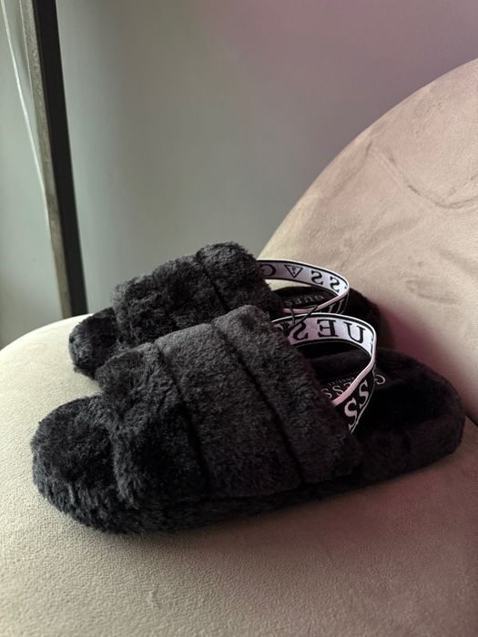Капці на хутрі Guess