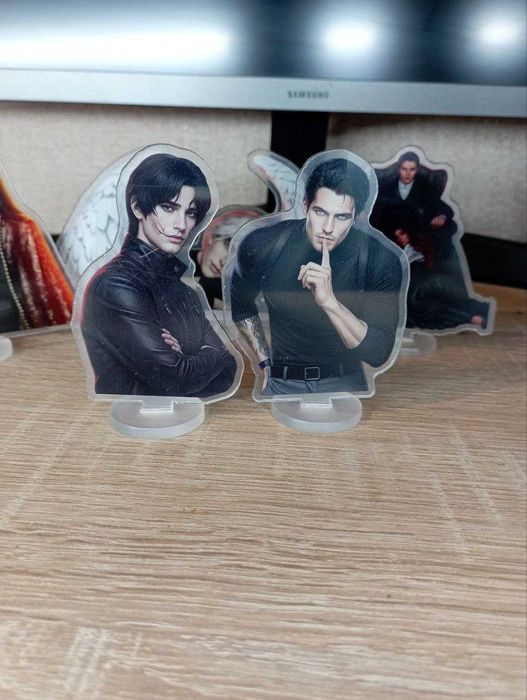 акрилові фігурки по клубу романтики