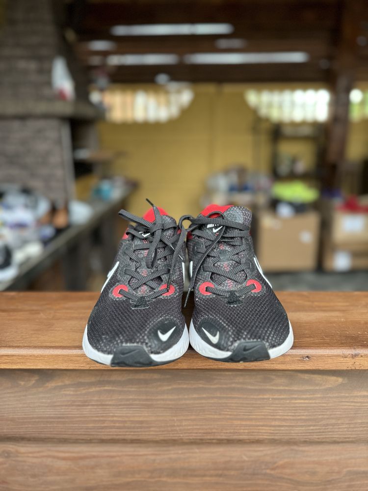 Мужские кроссовки для бега Nike Renew Run 40 размер