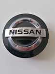 Emblemat logo znaczek Nissan