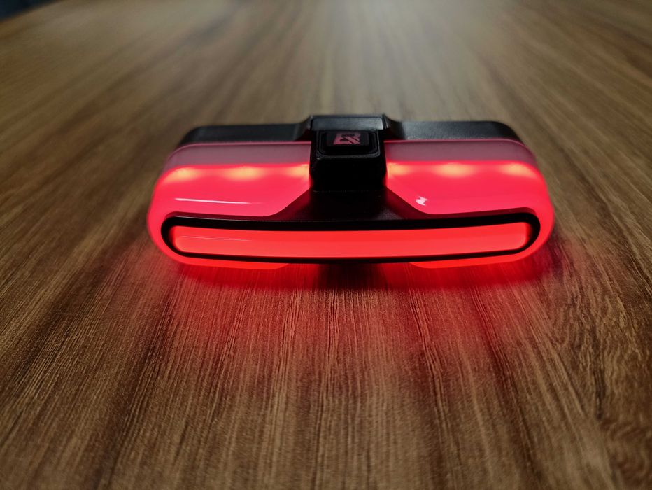 Tylna lampka rowerowa - ze stopem - LED - do roweru - ledowa - NOWA