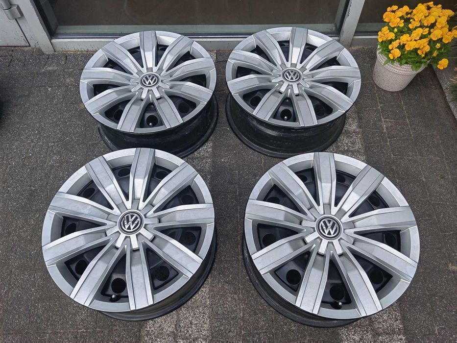 VW TIGUAN II 17" Passat Sharan KOMPLET z kołpakami Felgi Stalowe 5n0