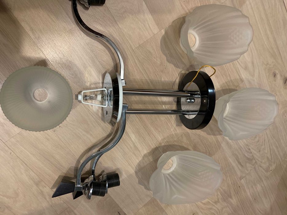 люстра на три лампочки