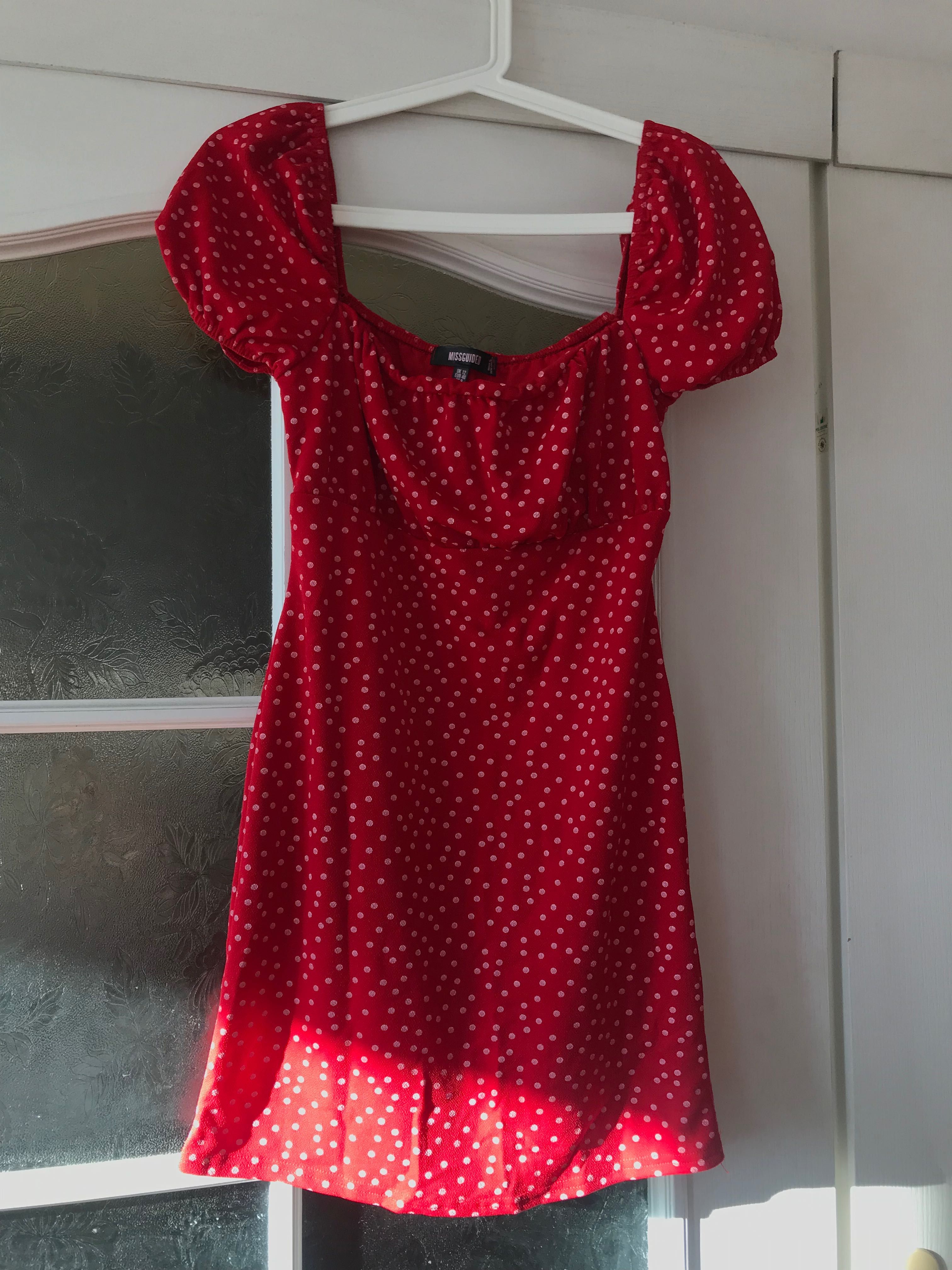 Sukienka czerwona w grochy mini missquided S 36