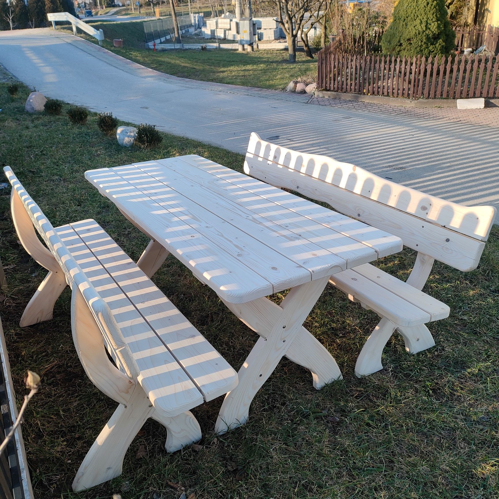 Stół ogrodowy zestaw z ławkami