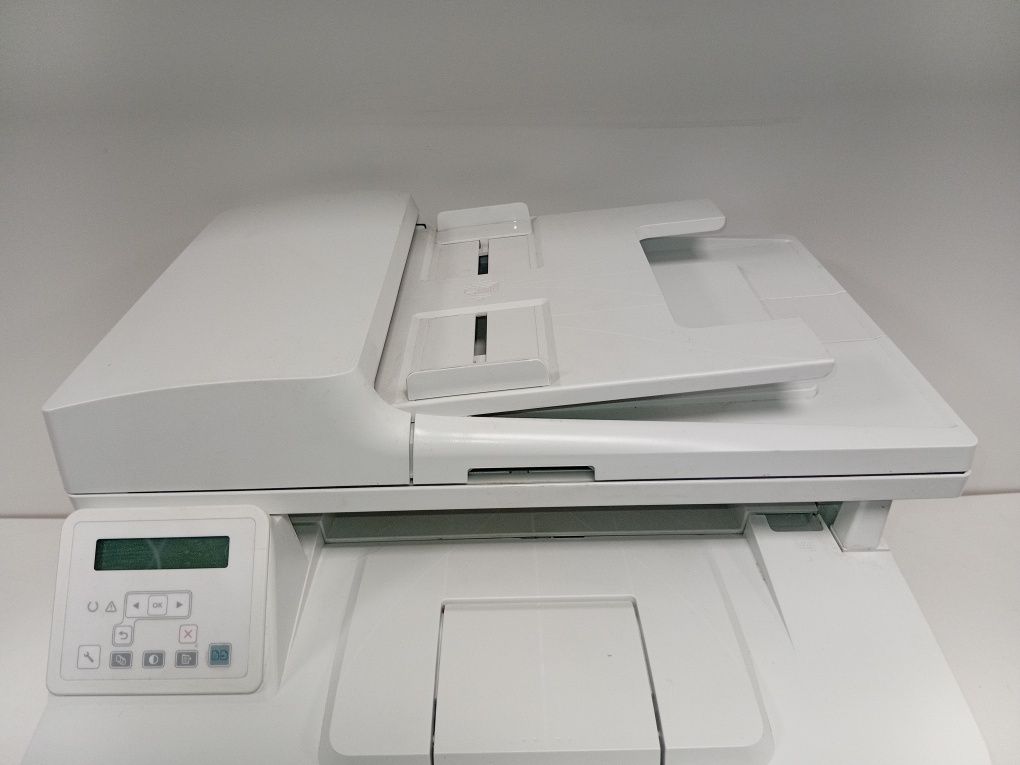 МФУ (принтер) HP LaserJet Pro M227sdn друкує ідеально в гарному стані