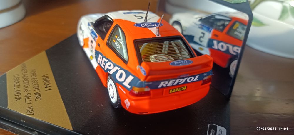 Vitesse Ford escort wrc Carlos Sainz 1/43 novo 30€