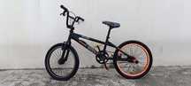 Bicicleta BMX preta