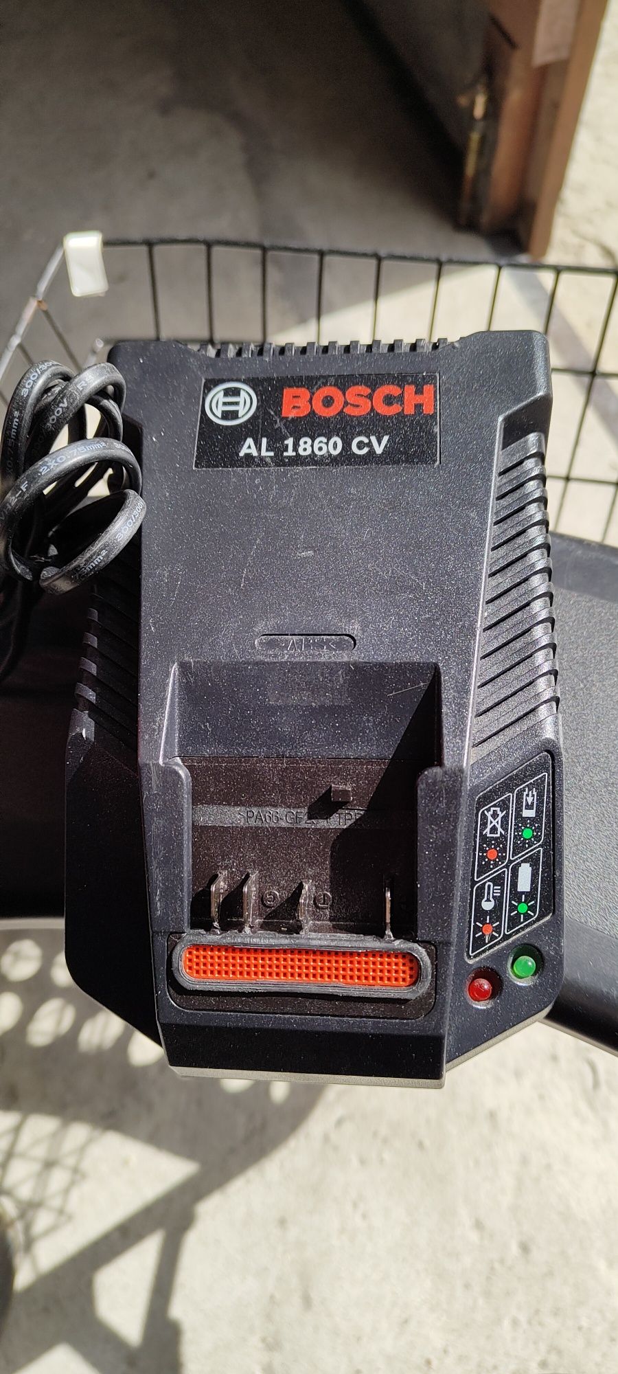Ładowarka Bosch AL180CV