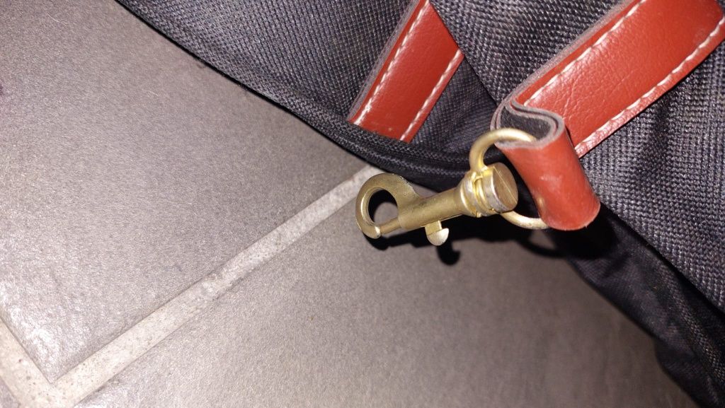 Mala porta fatos