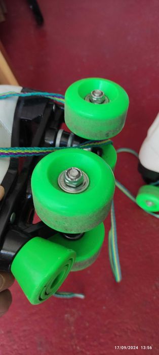 Patins de menina de patinagem artística