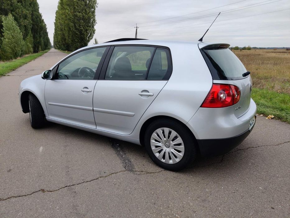Volkswagen Golf 5. 1,6 mpi