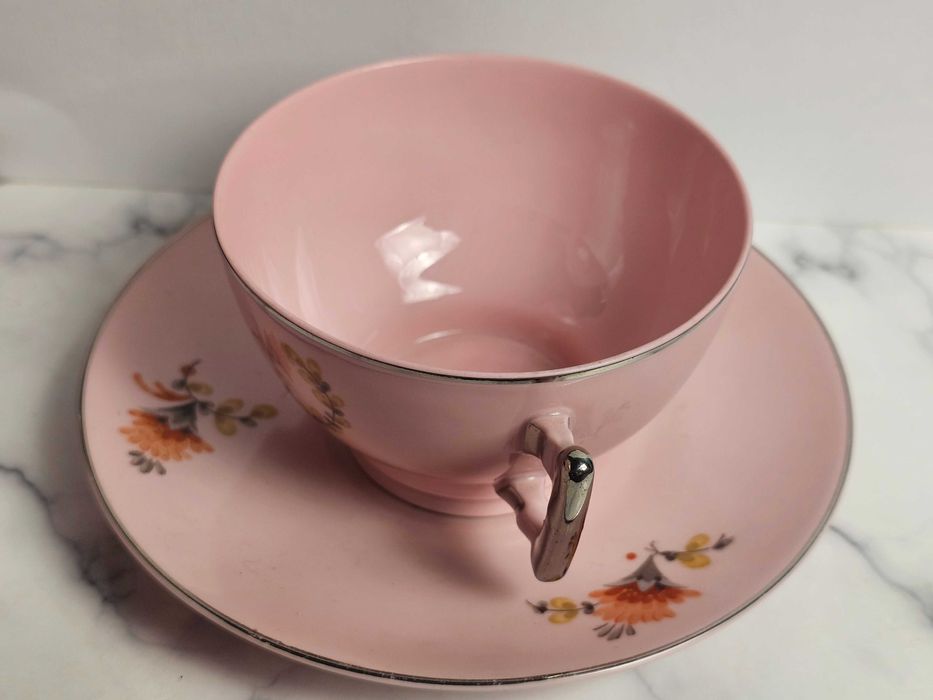 Różowy serwis do kawy Ćmielów „Płaski” ok.1930 r. proj. Bogdan Wendorf