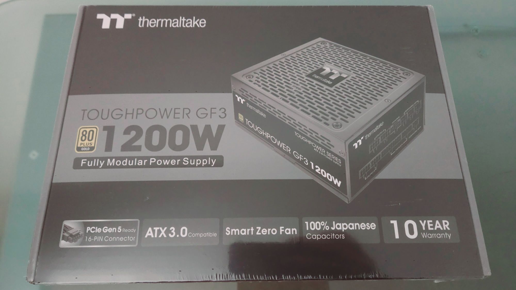 Thermaltake Toughpower GF3 1200Вт PCIe 5.0 12VHPWR блок живлення