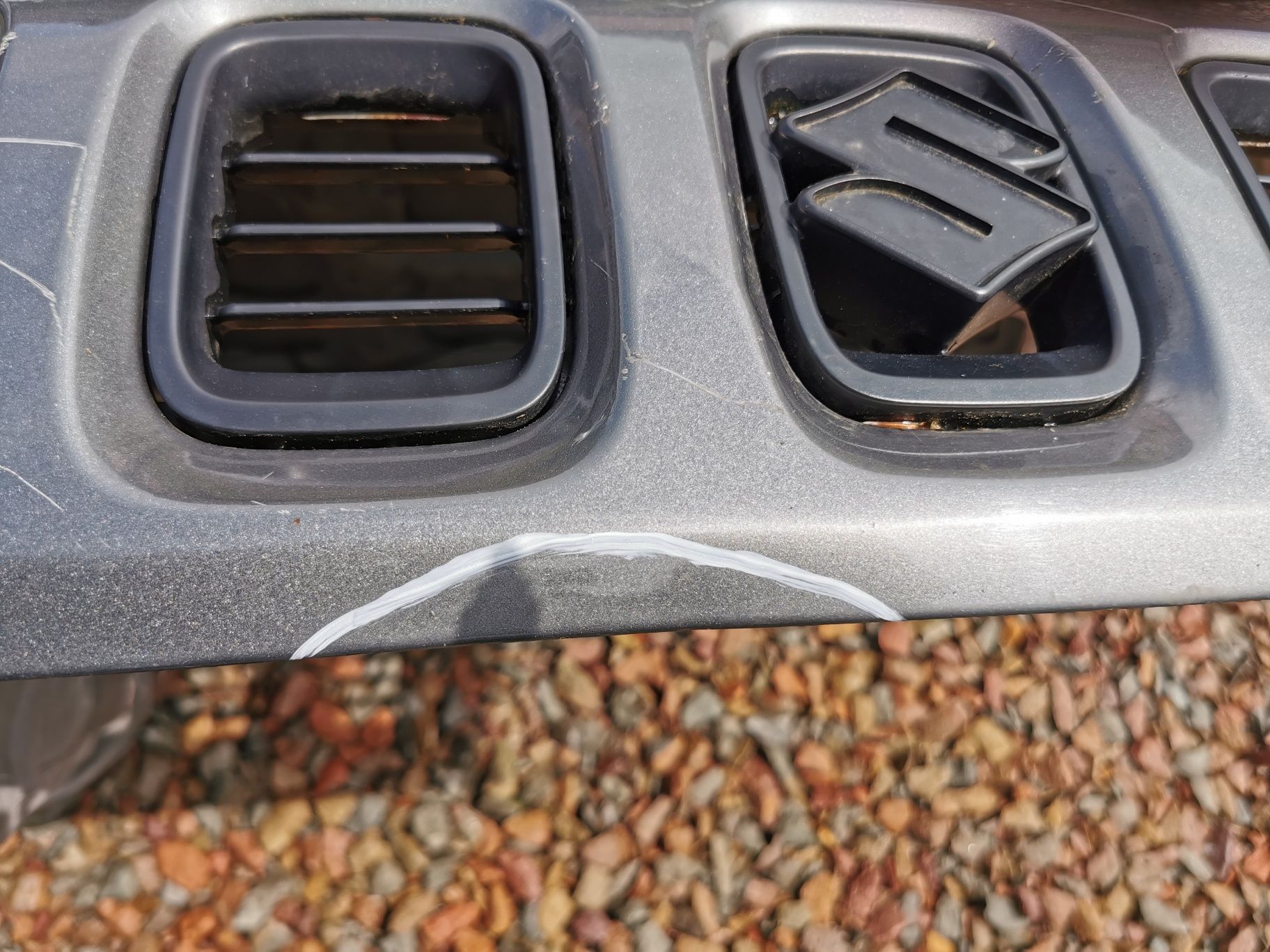 Maska  Pokrywa Silnika Grill Suzuki Jimny 98-12r