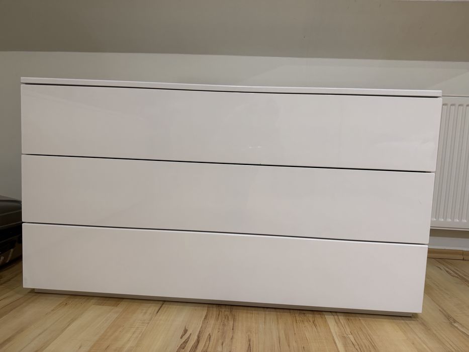 Komoda biala lakierowana