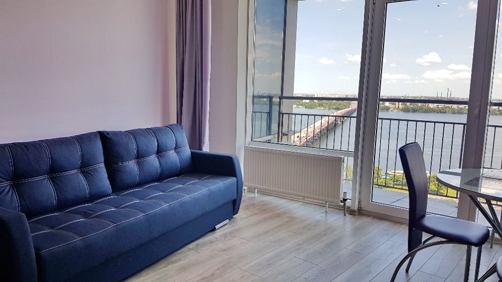 Премиум в Мост Сити, вид - река. Центр. Джакузи. 2к.  21 этаж. Балкон.