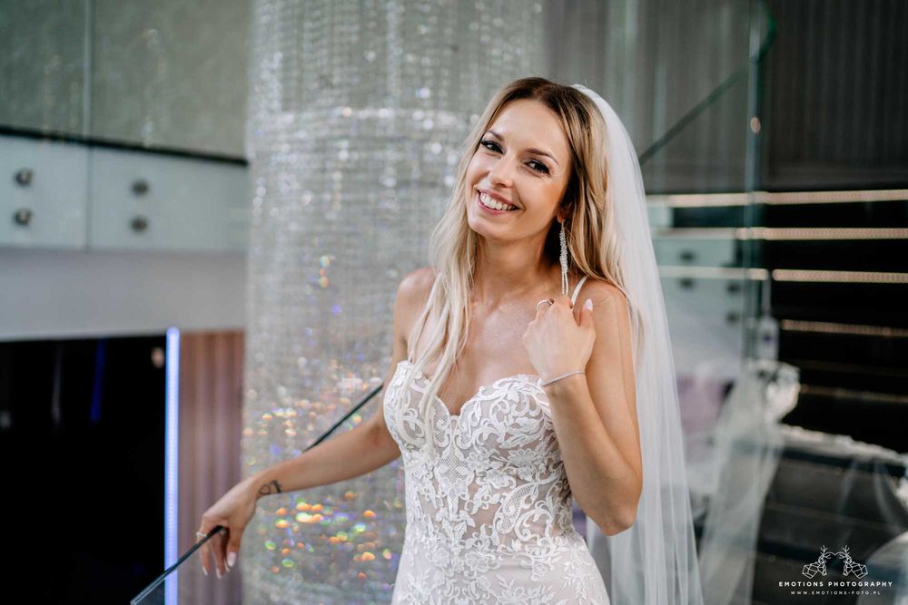 Sprzedam śliczną suknię ślubną w stylu rybka r. XS/S