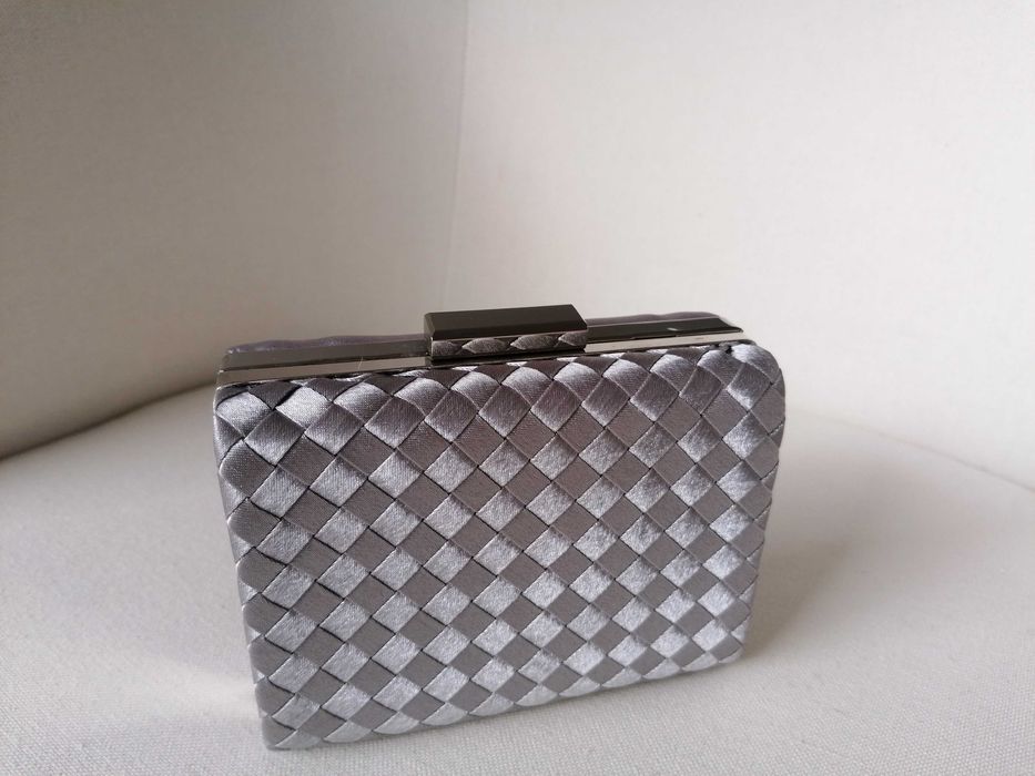 Clutch ou bolsa/mala de mão