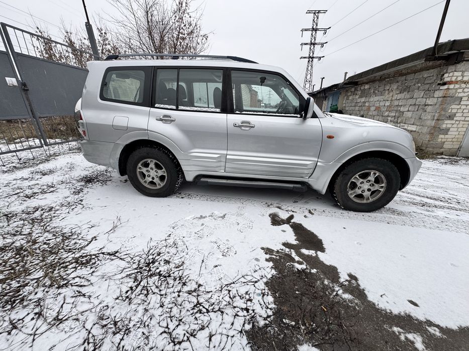 Mitsubishi pajero wagon