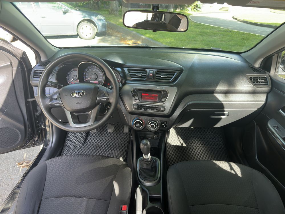 Машина Kia Rio, продам машину kia rio, седан