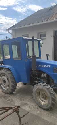 Трактор  DW 224T