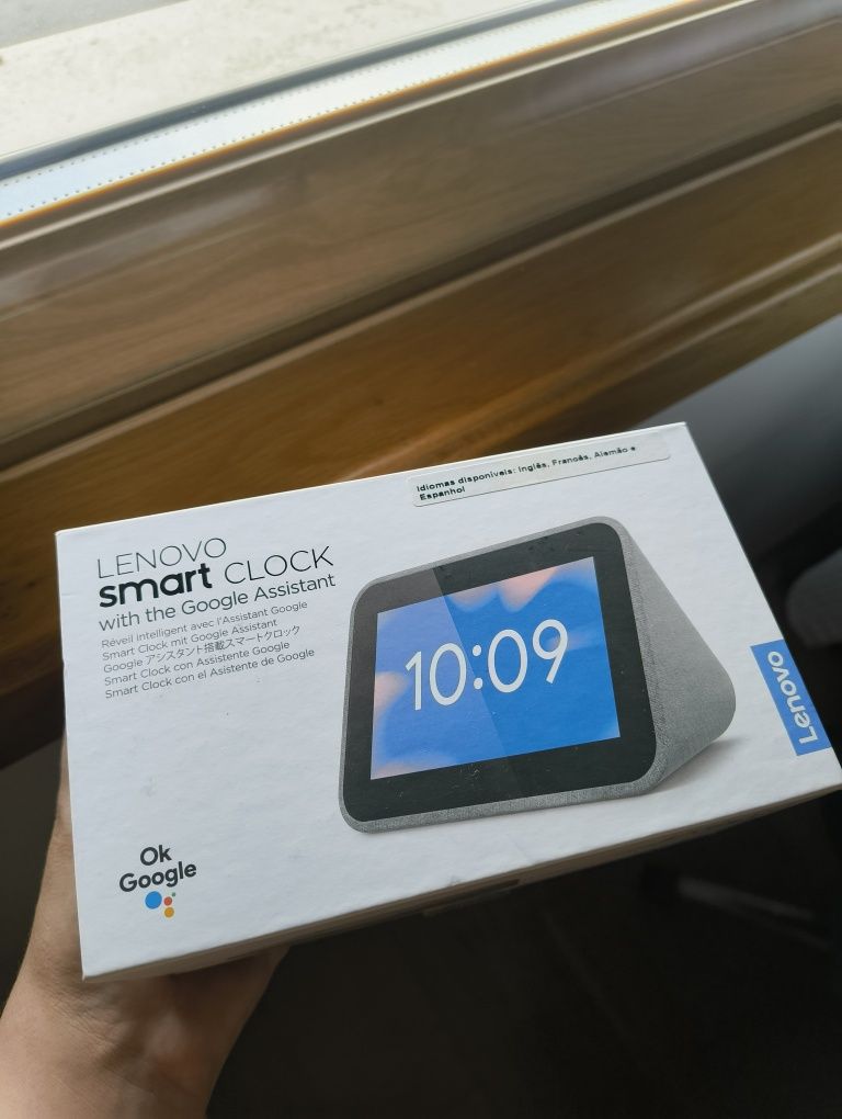 *COMO NOVO* Lenovo smart Clock na caixa com tudo