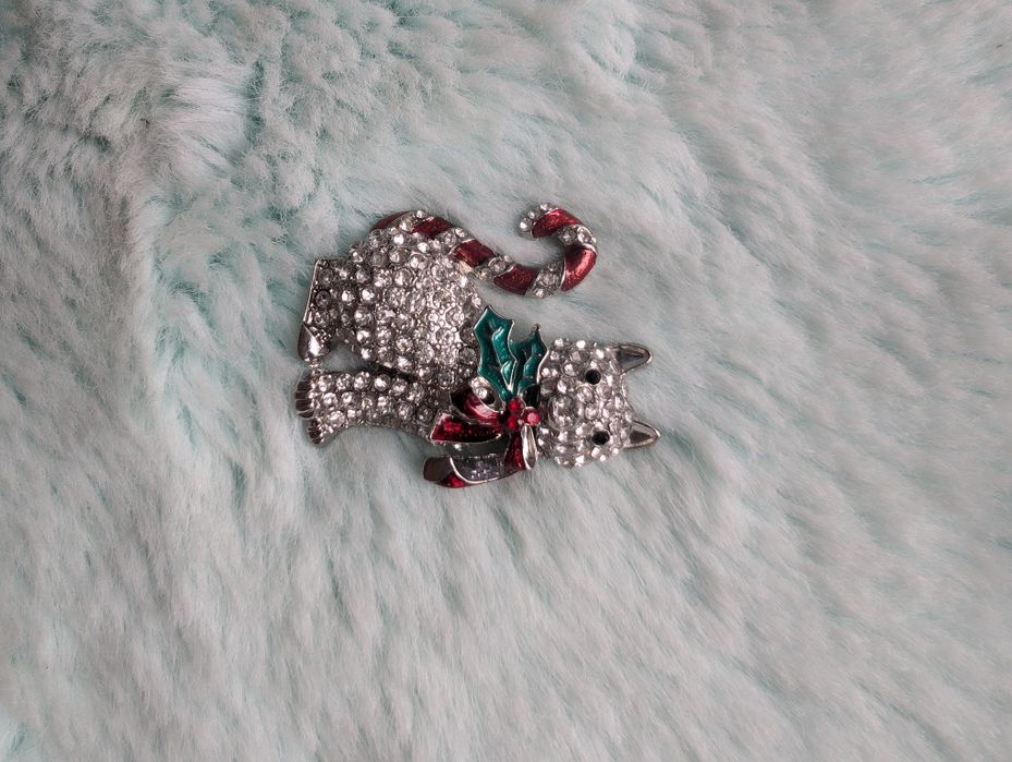 Broszka świąteczna z kotem