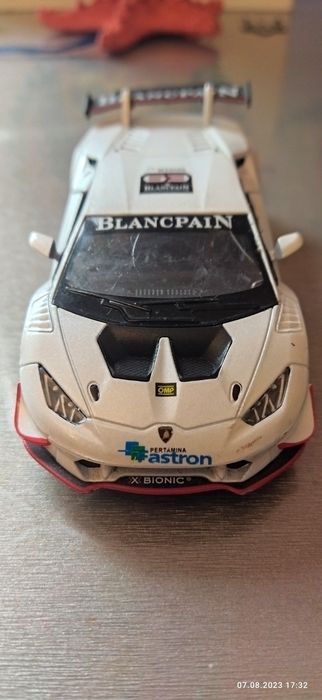 Колекційна модель lamborghini huracan