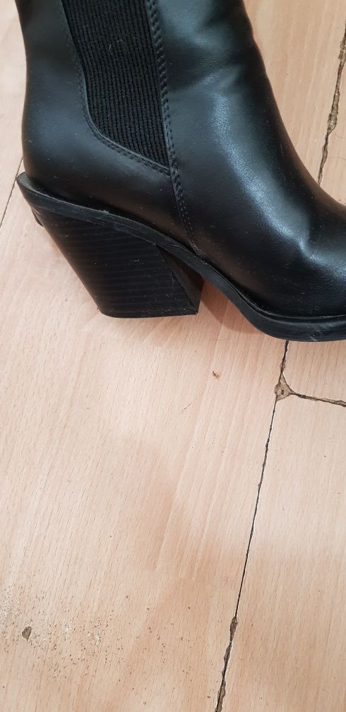 Mam do sprzedania buty damskie kowbojki