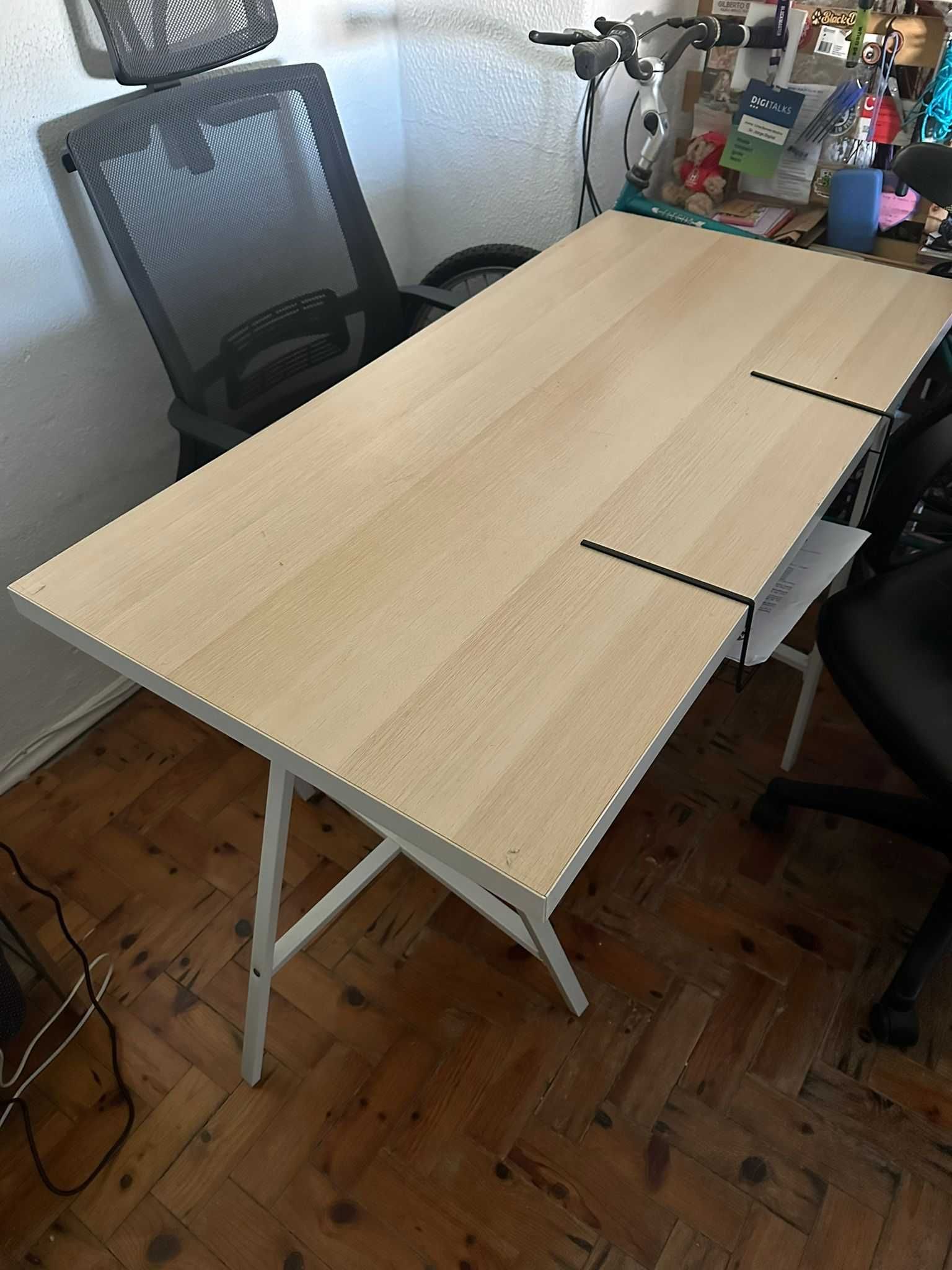 Mesa Cavalete 110x80 (usada e em perfeito estado)