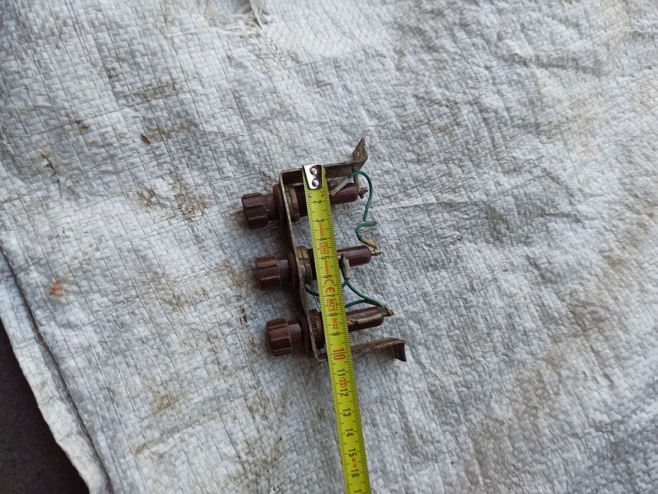 Блок запобіжників предохранителей для електроприборів