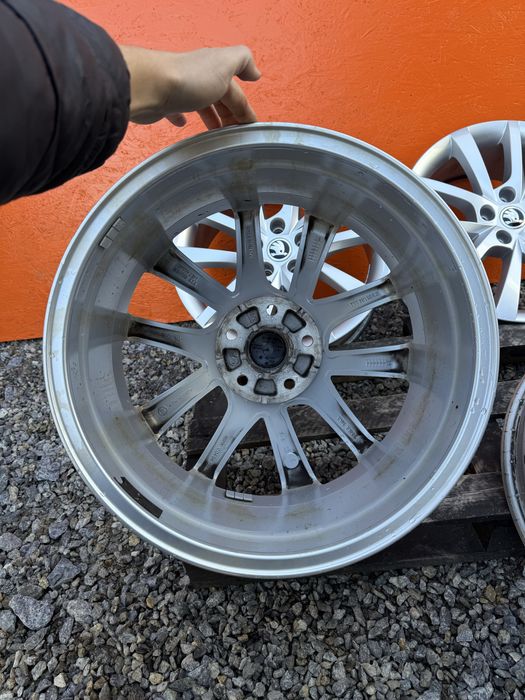 Диски R18 5.112 ET43 цо 57.1 шкода кодіак kodiaq карок тігуан пассат