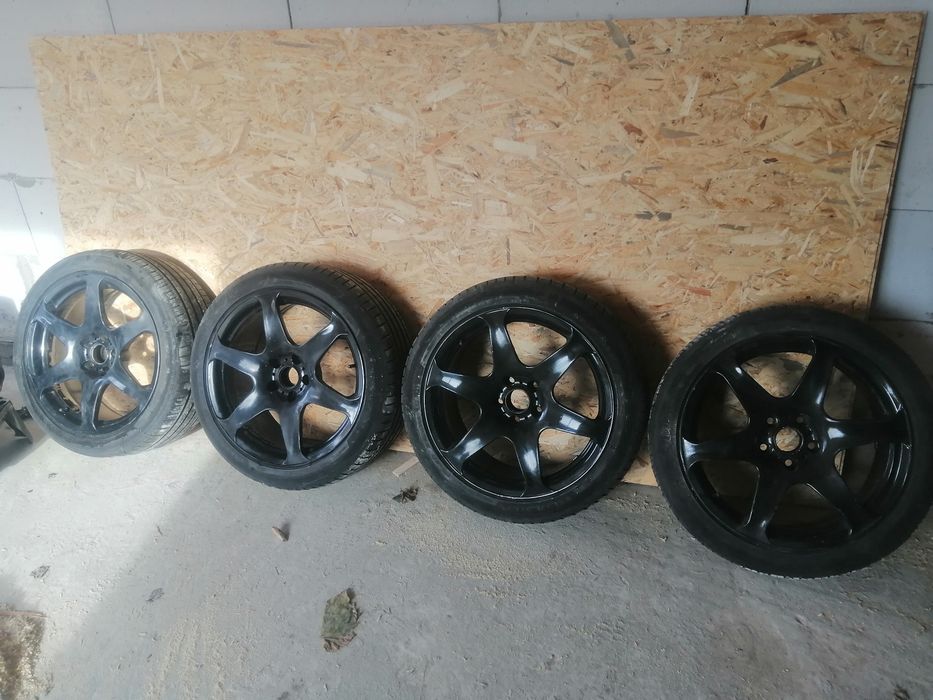 Продаю колісні диски r18 з літньою гумою для vag