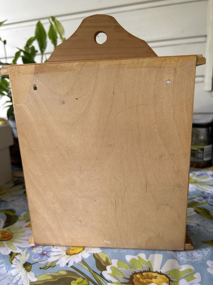 Skrzynka na klucze drewniana. sztokość 20 wys 25 cm