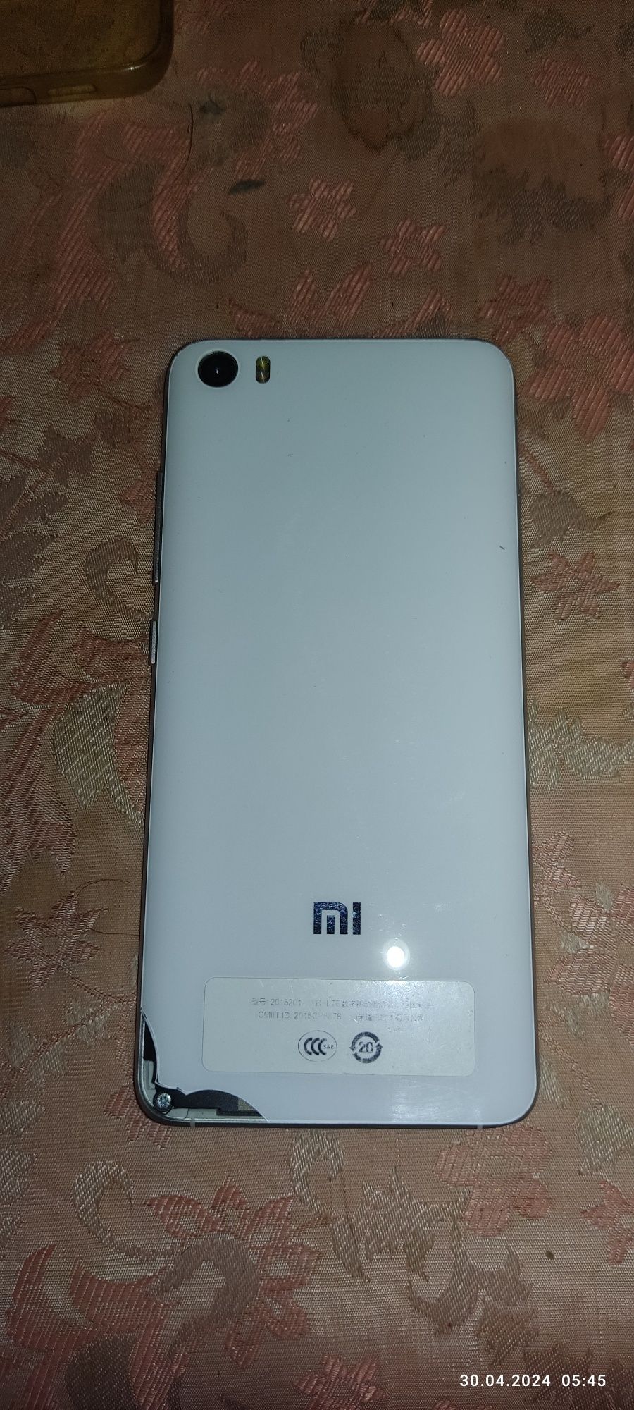 Продам бывший Флагман mi5 3x32