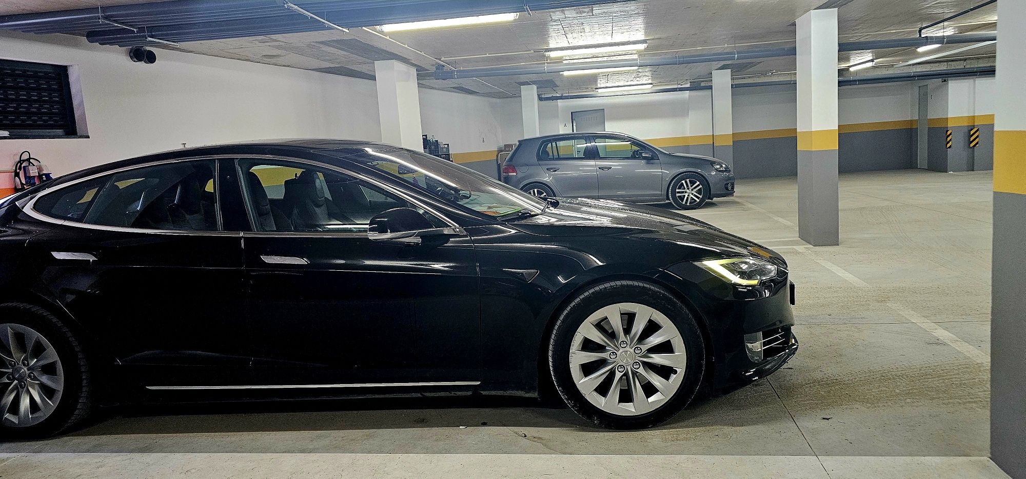 Tesla model S 75D  Impecável