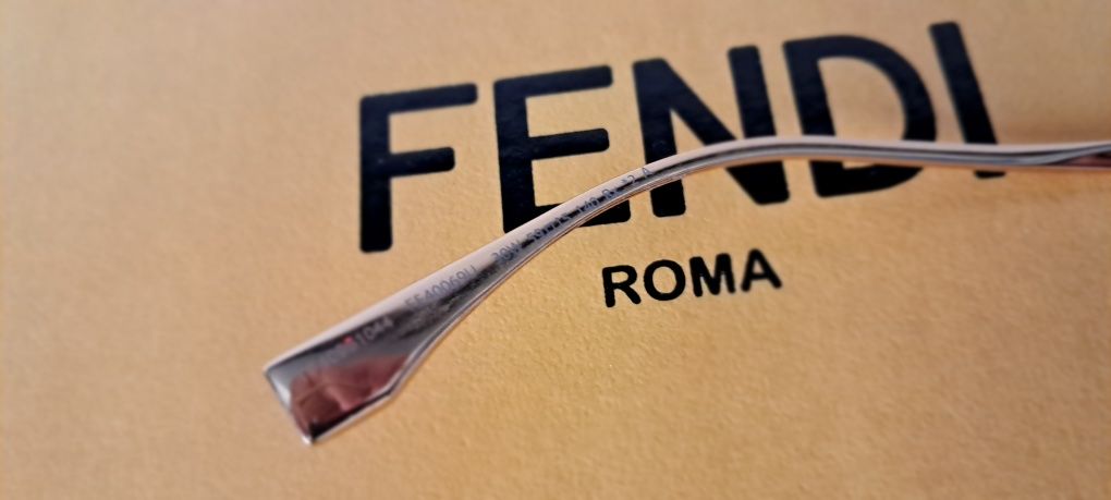 Оригинальные солнцезащитные очки FENDI ROMA