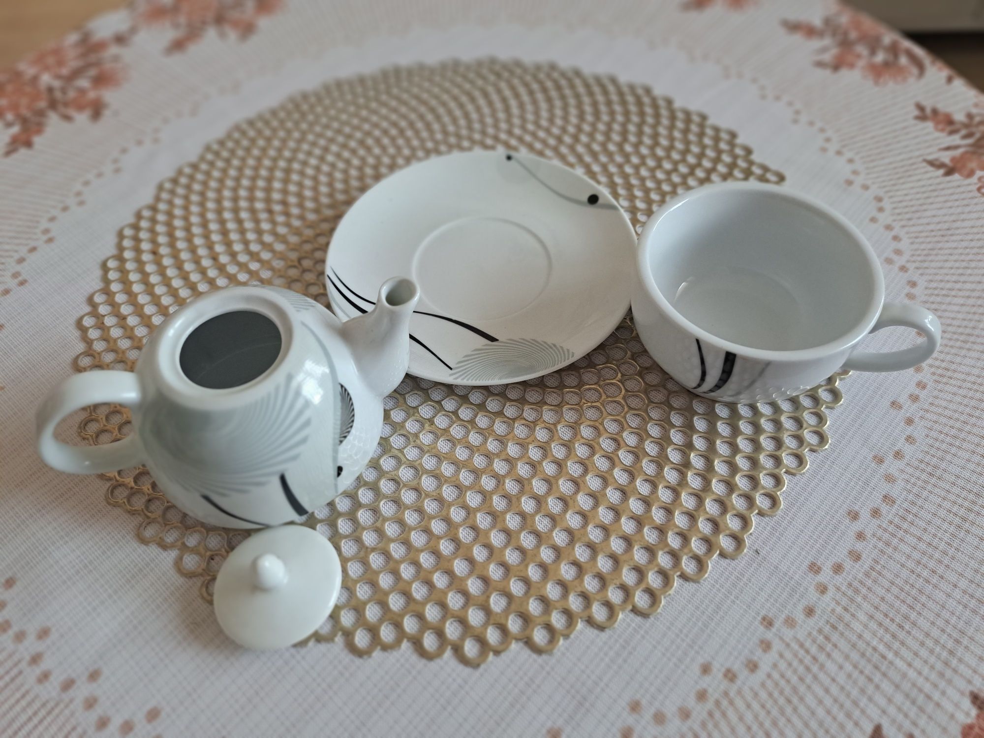 Filiżanka i czajniczek.