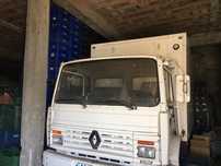 Camião Renault, porta traseira elevatoria