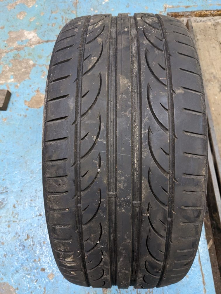 Hankook ventusv12 255/40 zr19