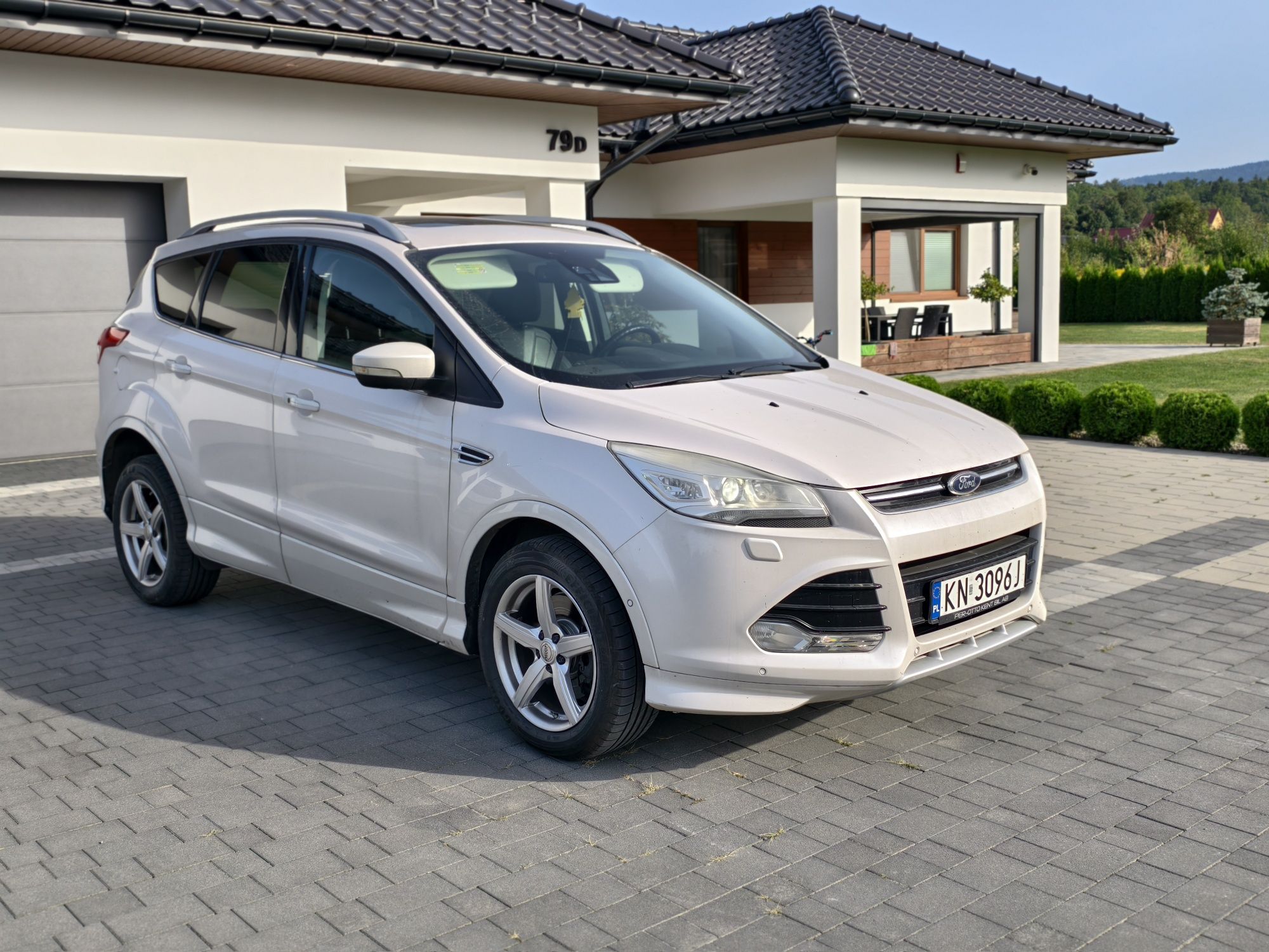 Ford Kuga 2014 rok 1.6 benzyna asystent pasa el klapa skora