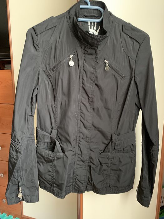 Легка курточка-вітровка р.М