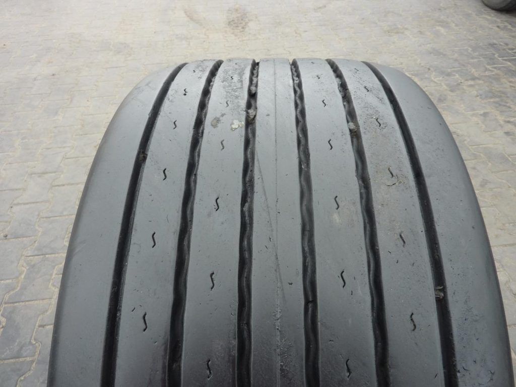 Opona używana ciężarowa 435/50R19.5 KUMHO KLT03; 680zł C2223