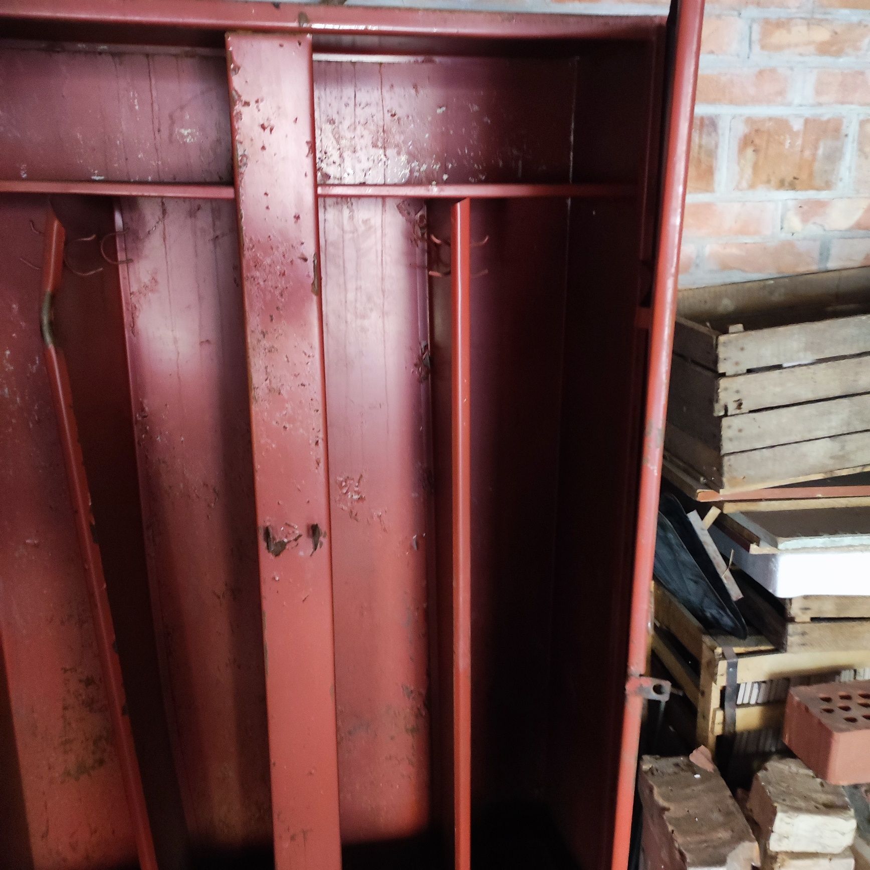 Шкаф металлический в кооперативе Ветеран для гаража или дачи