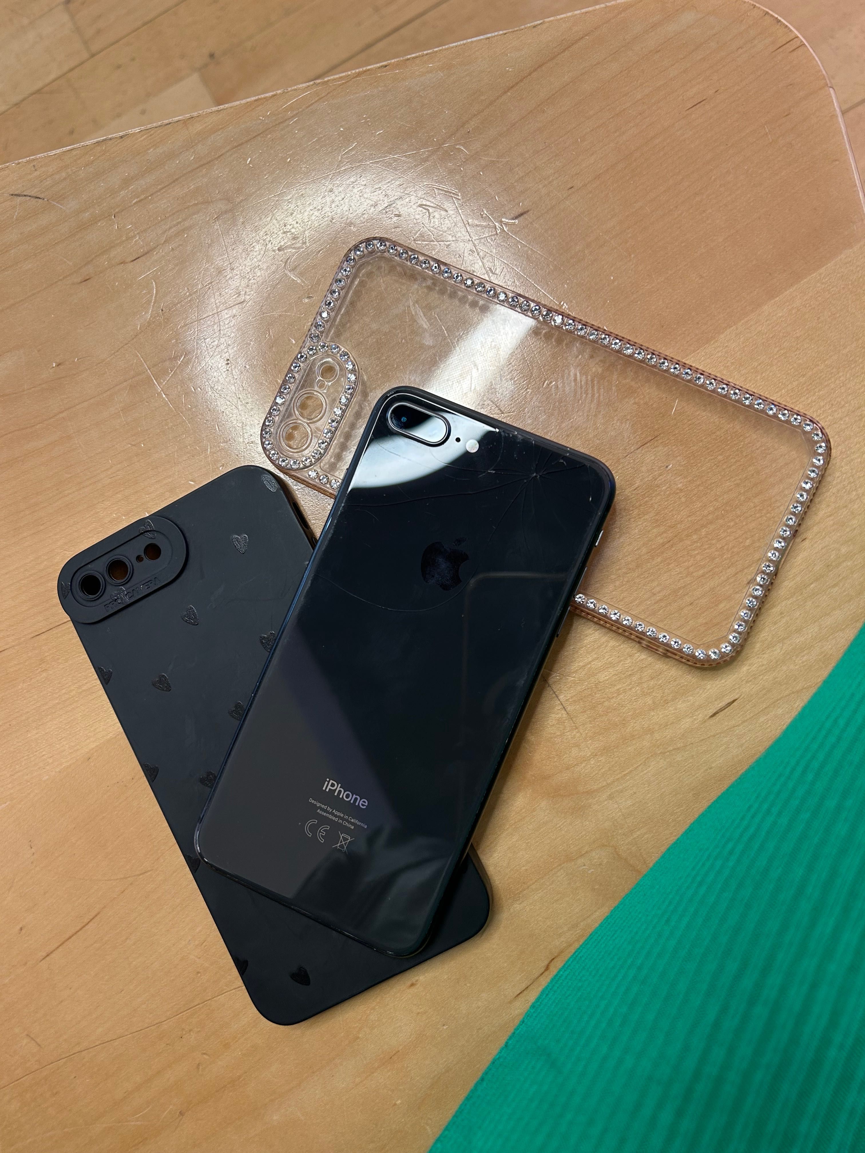 iPhone 8 Plus e 2 capas